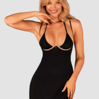 Faites sensation avec la nuisette et le string Selinne. Son tissu noir souple mettra en valeur votre beauté