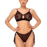Ensemble 3 pièces le soutien-gorge en tulle noir de type brassière présente un décolleté en œil !