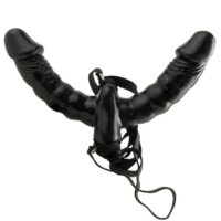 Accessoire sexuel est composé de deux godes afin de l'utiliser pour les jeux à 2. Chacun mesure 15cm