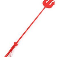 Cette cravache est réalisée avec une extrémité en forme de trident. Pour jouer de façon intense