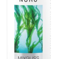 Le gel de massage Nuru est ici dans sa version à base d'algues. Il se compose d'une formule fluide se mélangeant avec de l'eau