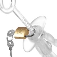 Ce plug de chasteté anale est composé d'une longueur insérable de 13cm avec les branches qui s'écartent