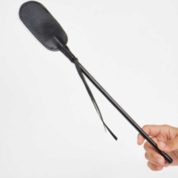 Punissez avec cette fantastique cravache en cuir léger pour offrir un plus grand confort