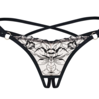 String ouvert est une option pour les femmes confiantes. Son caractère séduisant est parfaitement souligné par le motif floral