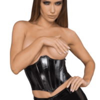 Corset en cuir écologique laqué avec dix arêtes de poisson pour un ajustement parfait. Il est discrètement zippé