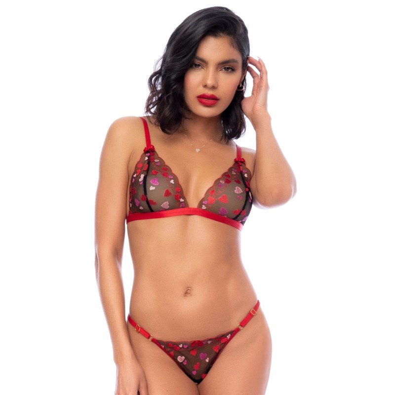 Ensemble cette maille brodée de cœurs. Soutien-gorge avec bretelles réglables et string