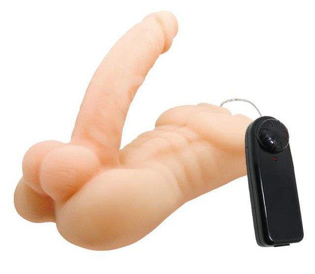 Le sextoy est composé d'un buste miniature de 19cm avec un dido de 13cm (largeur 3.5cm)